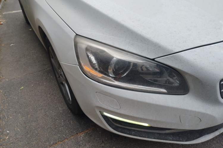Used Volvo V60 2014 T5 Zhiyi Edition Right Front Headlight