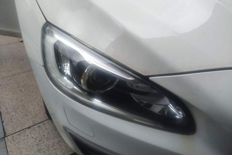 Used Volvo V60 2014 T5 Zhiya Edition Right Front Headlight