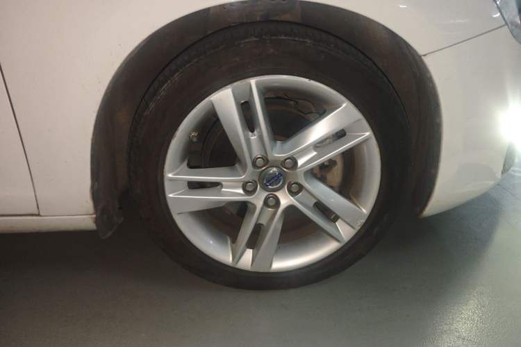 Used Volvo V60 2014 T5 Zhiya Edition Right Front Wheel Hub