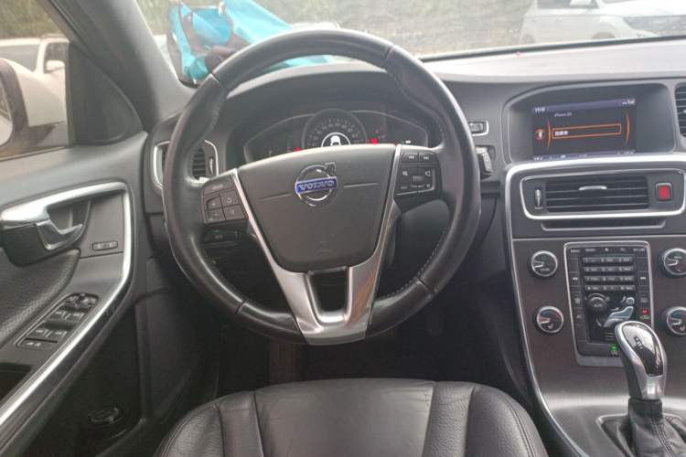 Used Volvo V60 2014 T5 Zhiyi Edition Steering Wheel