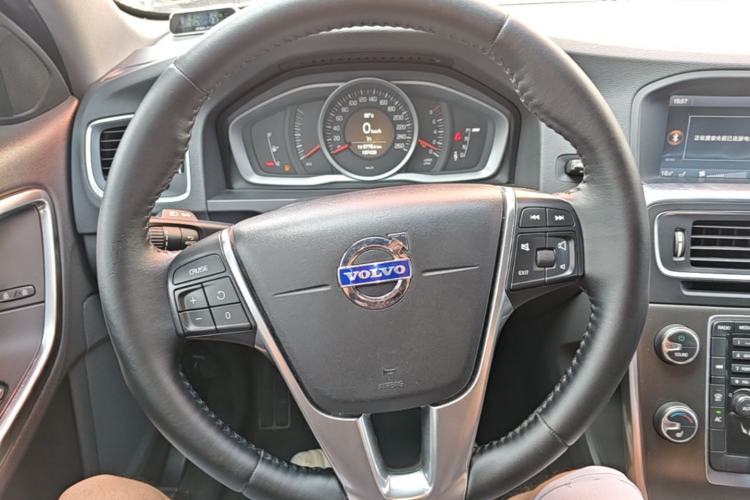 Used Volvo V60 2014 T5 Zhiyi Edition Steering Wheel