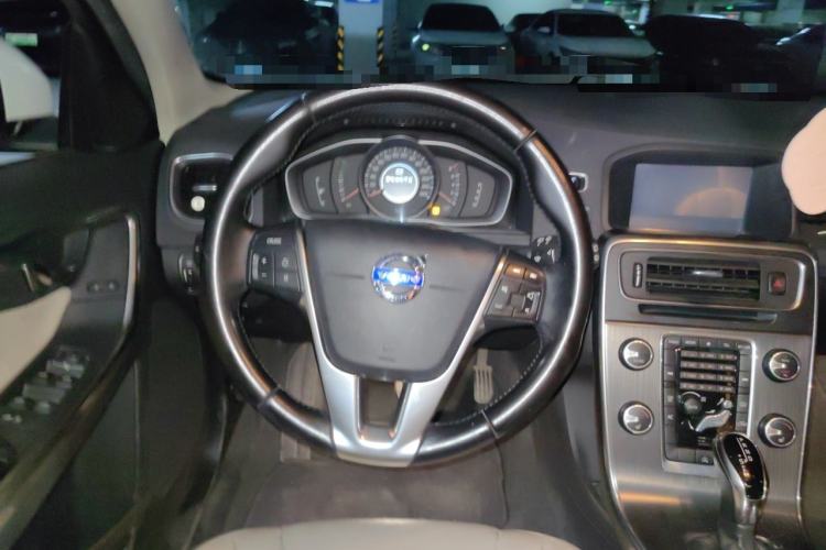 Used Volvo V60 2014 T5 Zhiyi Edition Steering Wheel