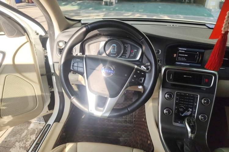 Used Volvo V60 2014 Restyled T5 Zhiya Edition Steering Wheel