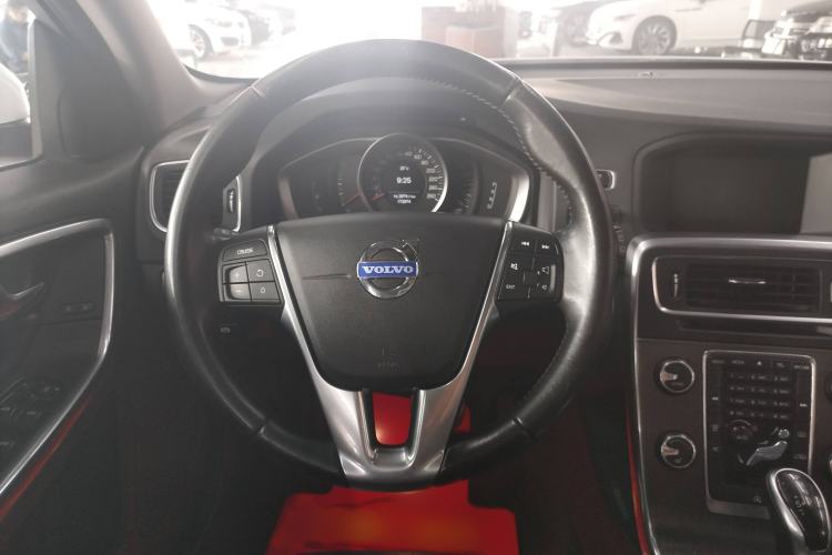 Used Volvo V60 2014 T5 Zhiyi Edition Steering Wheel