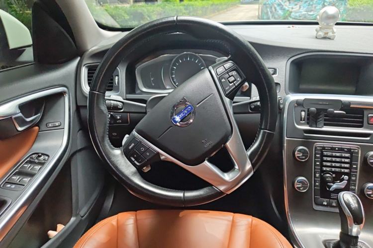 Used Volvo V60 2014 Restyled T5 Zhiya Edition Steering Wheel