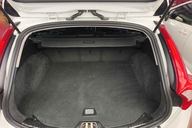 Used Volvo V60 2014 Restyled T5 Zhiya Edition Trunk