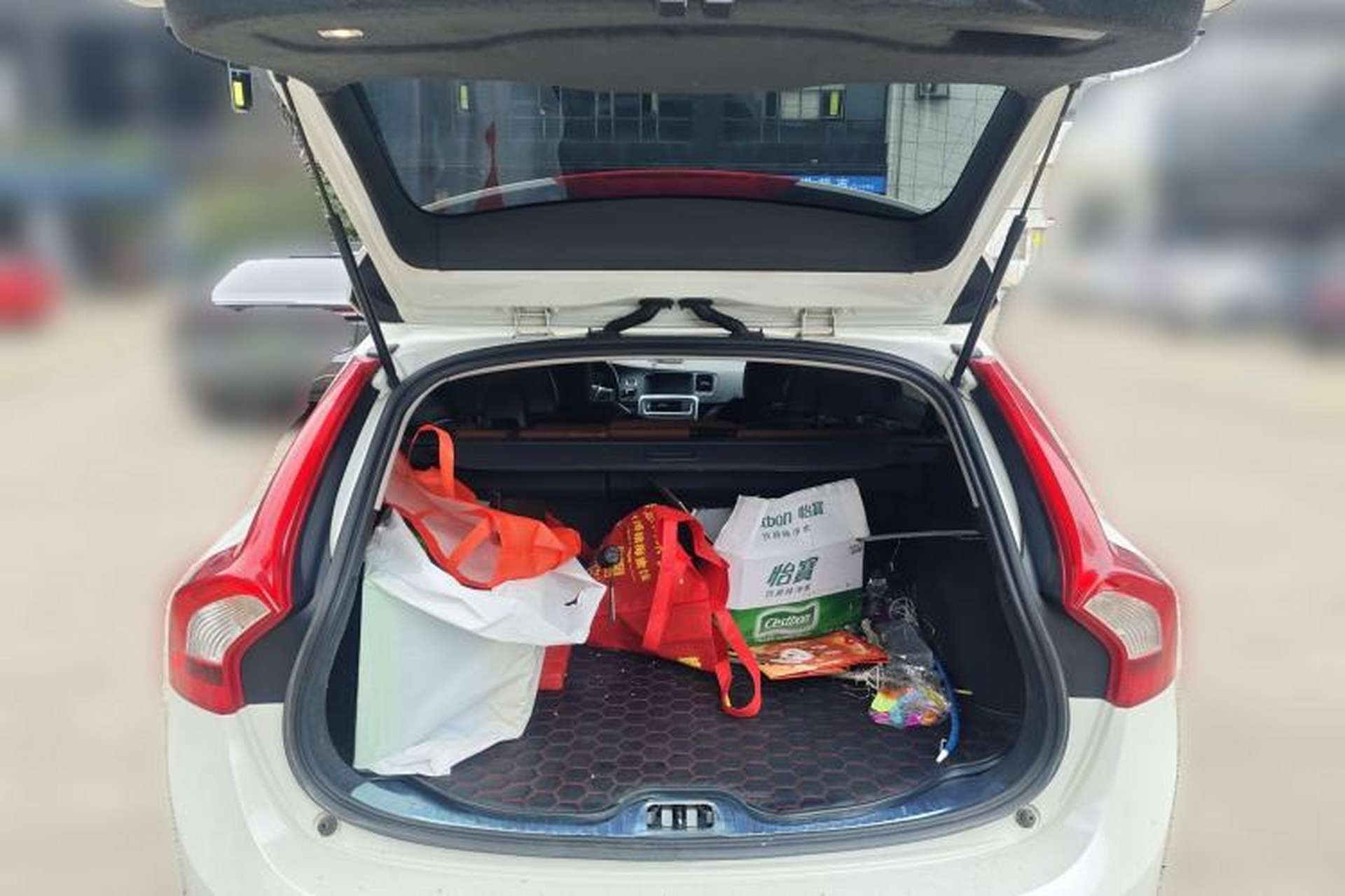 Used Volvo V60 2014 T5 Zhiya Edition Trunk