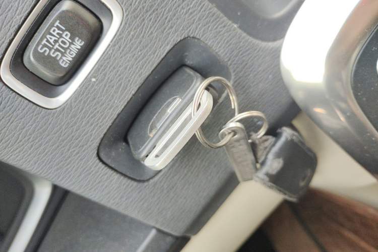 Used Volvo V60 2014 T5 Zhiyi Edition Vehicle Key