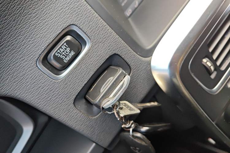 Used Volvo V60 2014 T5 Zhiyi Edition Vehicle Key