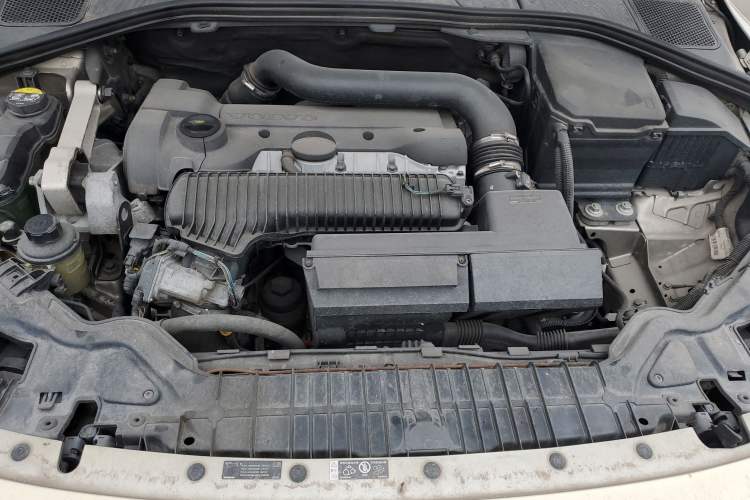 Used Volvo V60 2014 T5 Zhiya Edition Engine Bay