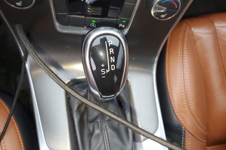 Used Volvo V60 2014 T5 Zhiya Edition Gear Lever