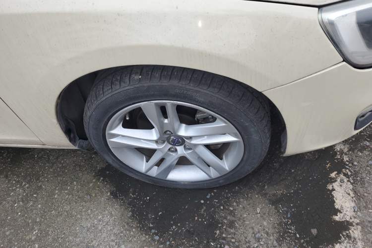 Used Volvo V60 2014 T5 Zhiya Edition Right Front Wheel Hub