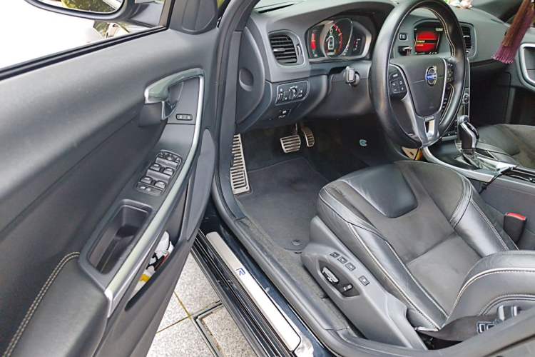 Used Volvo V60 2015 T5 Zhiyi Personalized Sport Edition Driver Seat