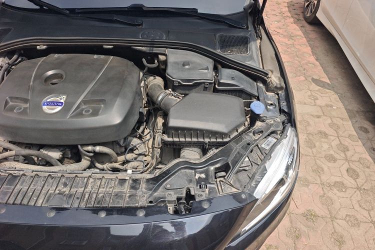 Used Volvo V60 2015 T5 Zhiyi Edition Engine Bay Left