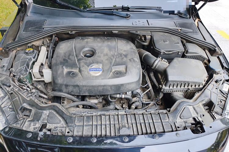 Used Volvo V60 2015 T5 Zhiyi Personalized Sport Edition Engine Bay