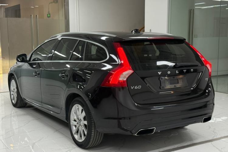 Used Volvo V60 2015 T5 Zhiyi Edition Exterior 2