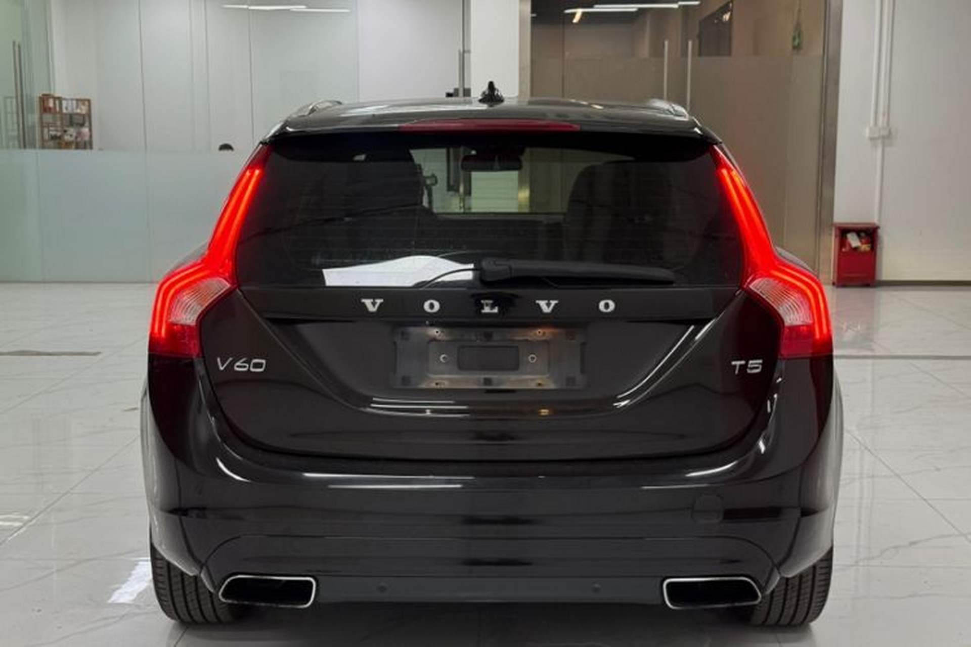 Used Volvo V60 2015 T5 Zhiyi Edition Exterior 5