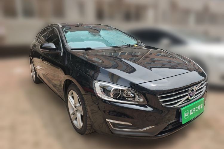 Used Volvo V60 2015 T5 Zhiyi Edition Front Right 45 Deg