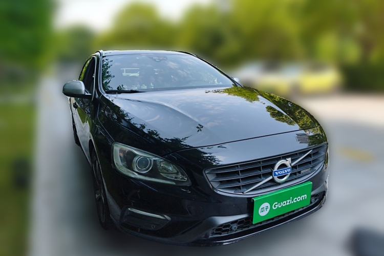 Used Volvo V60 2015 T5 Zhiyi Personalized Sport Edition Front Right 45 Deg