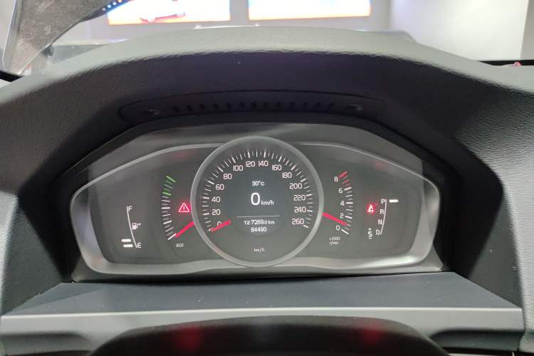 Used Volvo V60 2015 T5 Zhiyi Edition Instrument Cluster