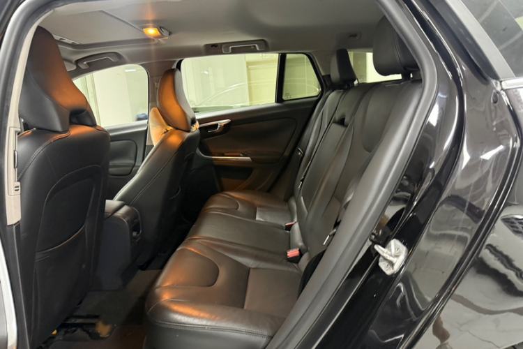 Used Volvo V60 2015 T5 Zhiyi Edition Interior 1