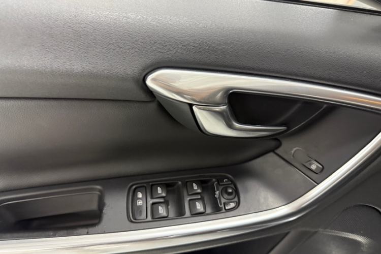 Used Volvo V60 2015 T5 Zhiyi Edition Interior 5