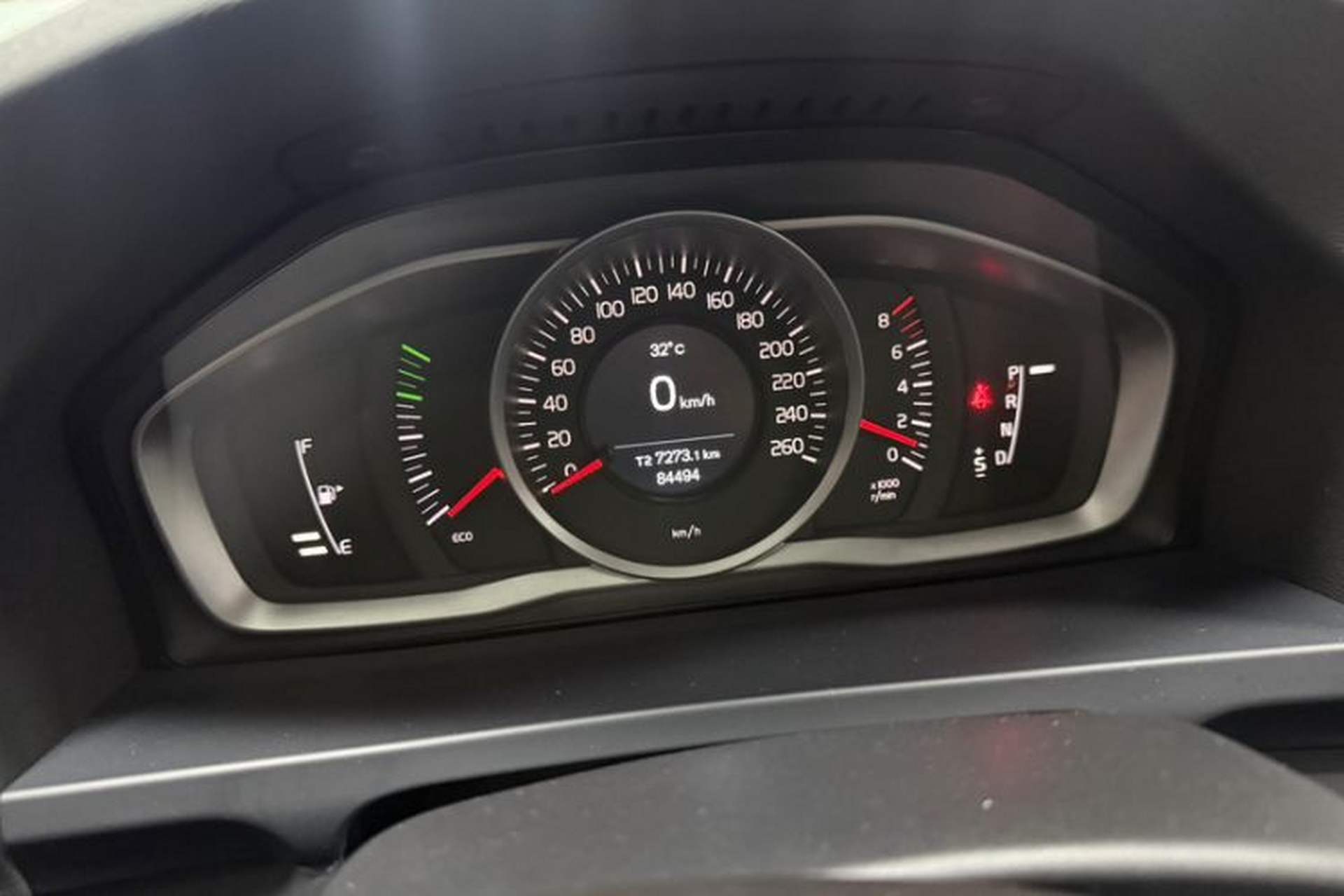 Used Volvo V60 2015 T5 Zhiyi Edition Odometer Close Up