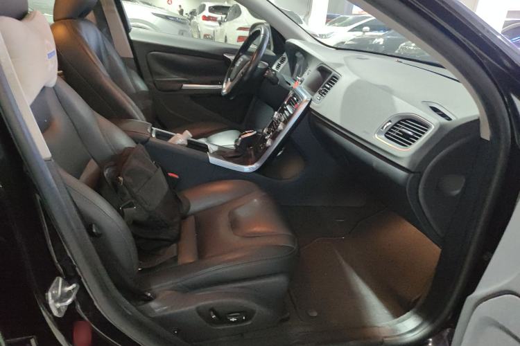 Used Volvo V60 2015 T5 Zhiyi Edition Right Front Seat