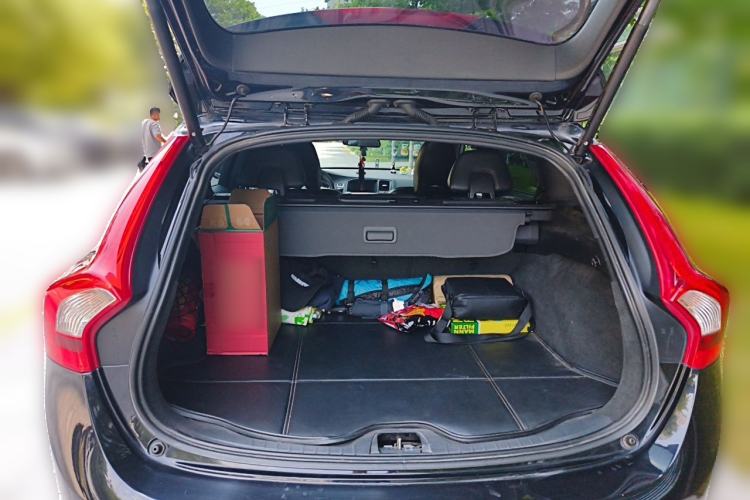 Used Volvo V60 2015 T5 Zhiyi Personalized Sport Edition Trunk