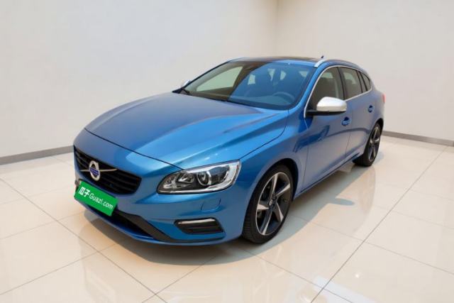 Używany Volvo V60 2015 T5 Zhiyi Personalized Sport Edition