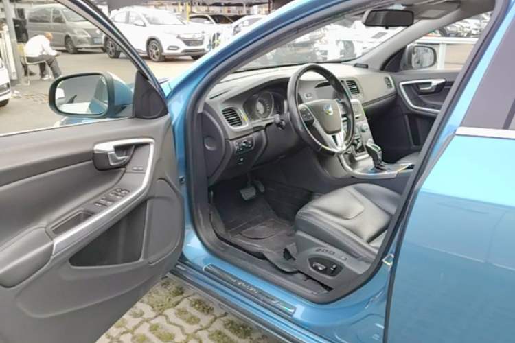 Used Volvo V60 2015 T5 Zhiyi Edition Driver Seat