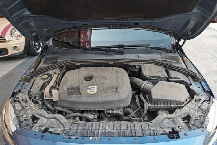 Used Volvo V60 2015 T5 Zhiyi Personalized Sport Edition Engine Bay