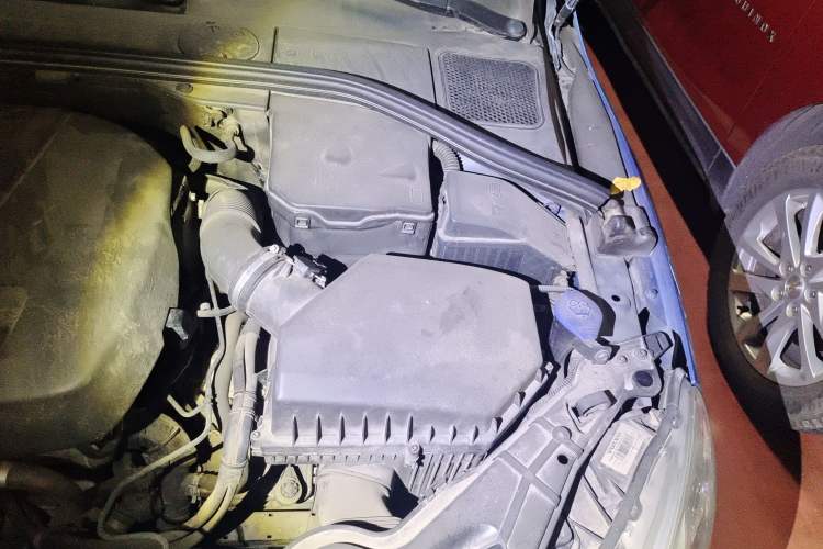 Used Volvo V60 2015 T5 Zhiyi Edition Engine Bay Left