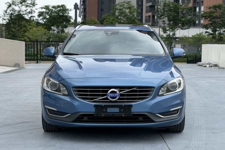 Used Volvo V60 2015 T5 Zhiyi Edition Exterior 2