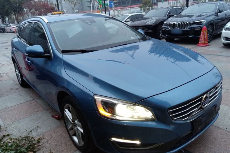 Used Volvo V60 2015 T5 Zhiya Edition Exterior 2