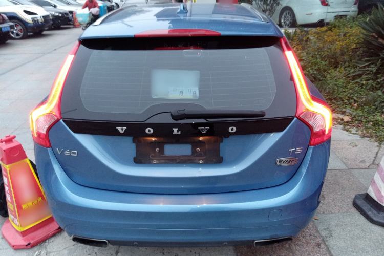 Used Volvo V60 2015 T5 Zhiya Edition Exterior 4