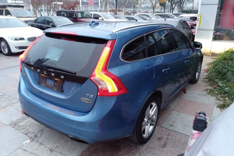 Used Volvo V60 2015 T5 Zhiya Edition Exterior 5