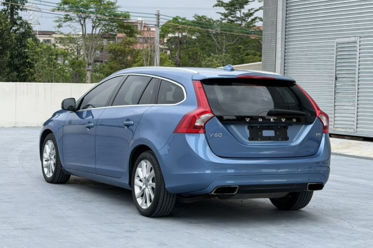 Used Volvo V60 2015 T5 Zhiyi Edition Exterior 6