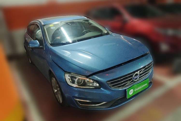 Used Volvo V60 2015 T5 Zhiyi Edition Front Right 45 Deg