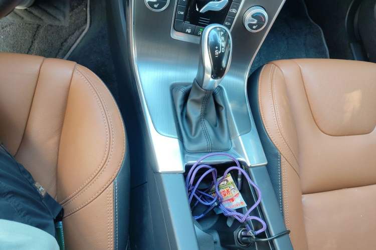 Used Volvo V60 2015 T5 Zhiya Edition Gear Lever