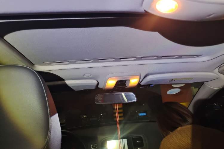 Used Volvo V60 2015 T5 Zhiyi Edition Headliner