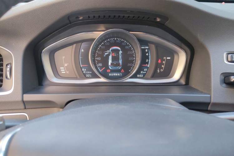 Used Volvo V60 2015 T5 Zhiya Edition Instrument Cluster