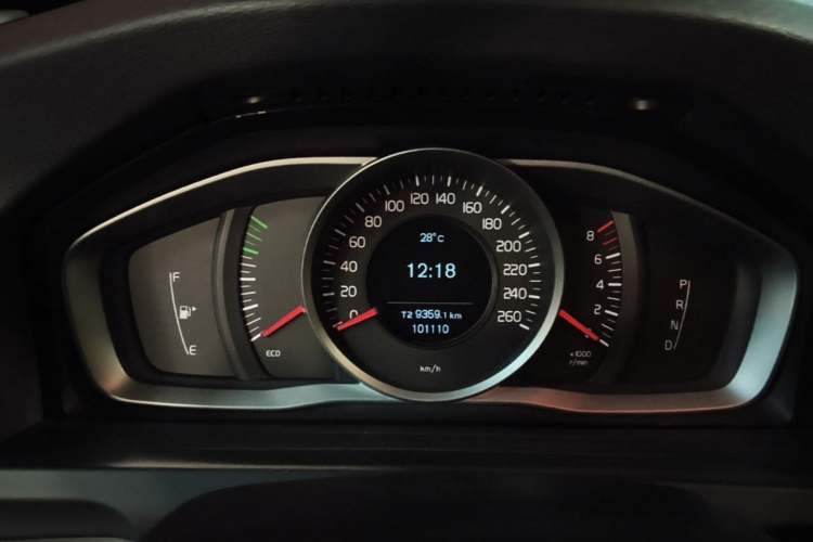 Used Volvo V60 2015 T5 Zhiyi Edition Instrument Cluster