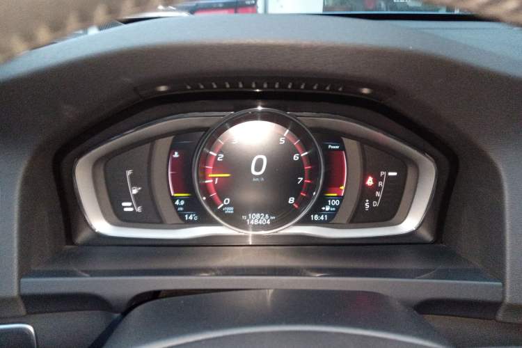 Used Volvo V60 2015 T5 Zhiya Edition Instrument Cluster