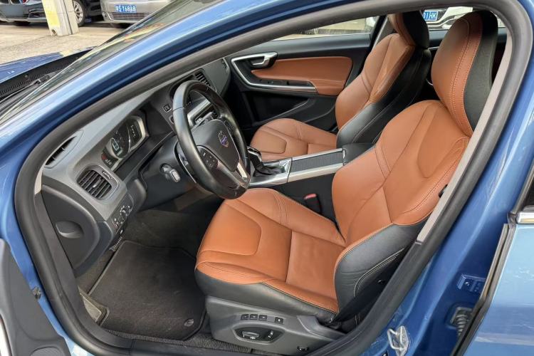 Used Volvo V60 2015 T5 Zhiya Edition Interior 2