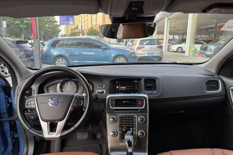 Used Volvo V60 2015 T5 Zhiya Edition Interior 3