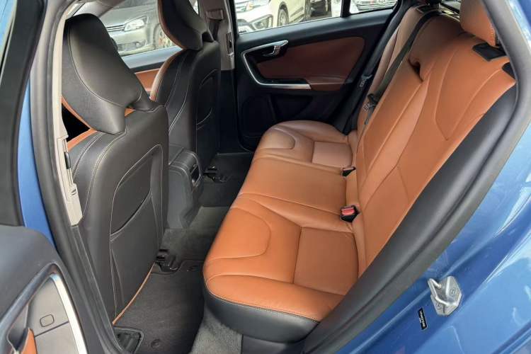 Used Volvo V60 2015 T5 Zhiya Edition Interior 4