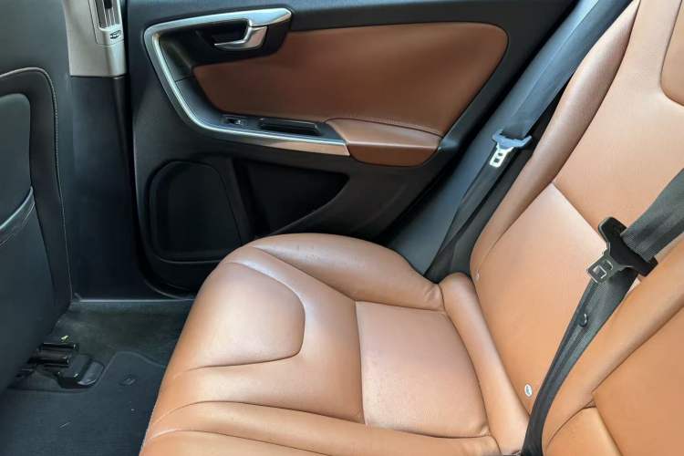 Used Volvo V60 2015 T5 Zhiya Edition Interior 7