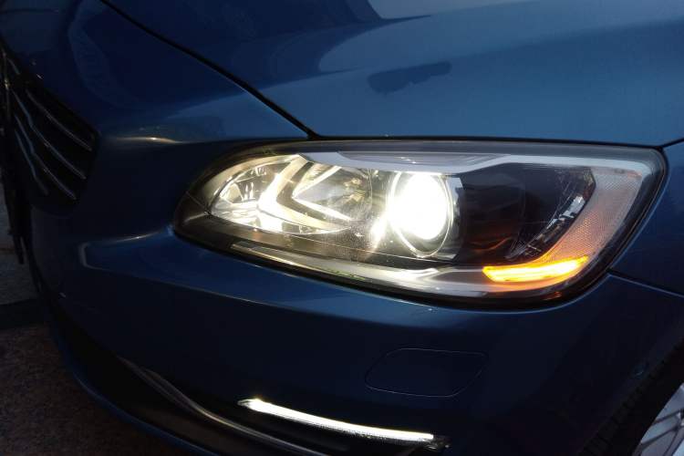 Used Volvo V60 2015 T5 Zhiya Edition Left Front Headlight