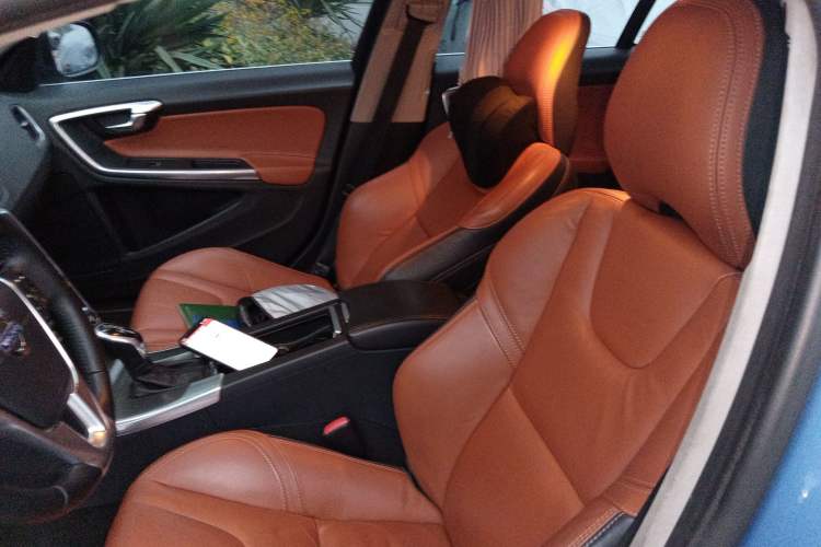 Used Volvo V60 2015 T5 Zhiya Edition Left Front Seat